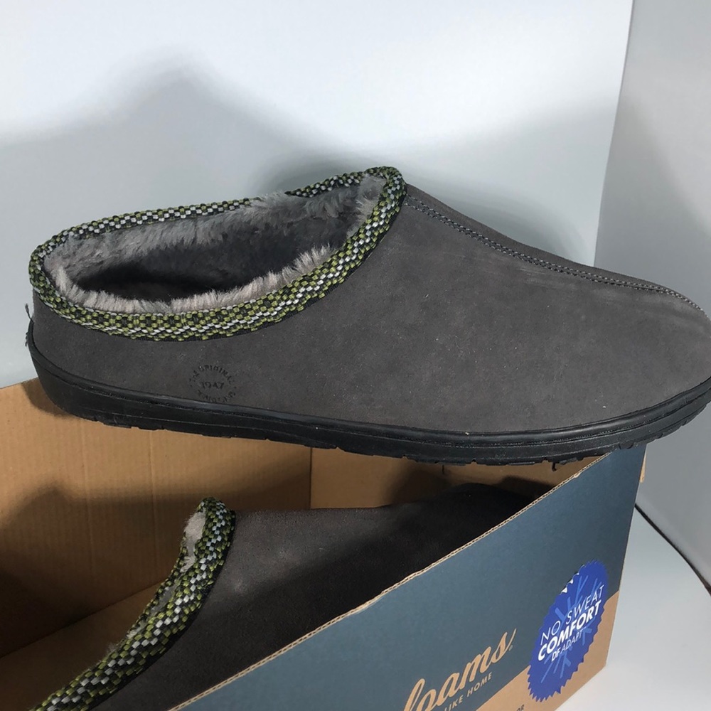 Women’s dearfoam slippers